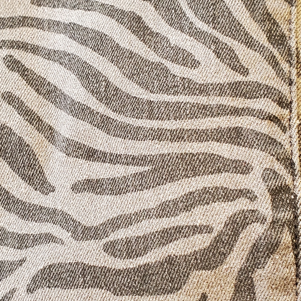 ♡♡♡♡♡  NWT zebra striped jeans - Picture 13 of 13